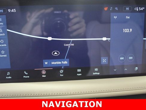 Used 2022 Lincoln Nautilus Reserve image 9