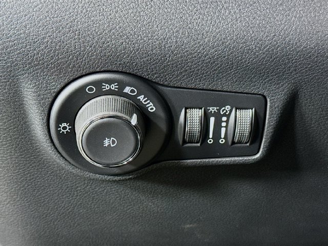 New 2026 Jeep Compass Latitude AWD/4WD image 10