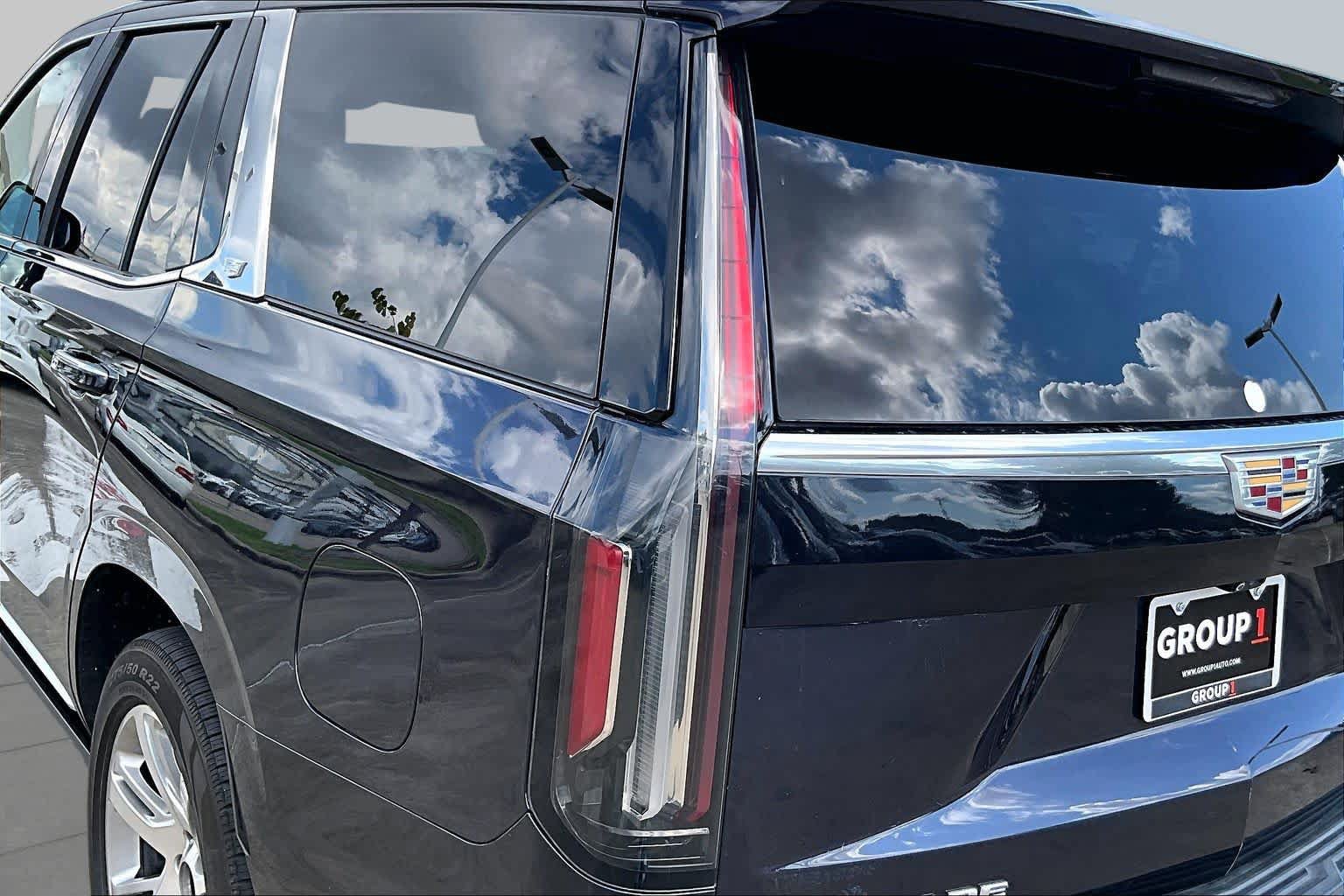 Used 2022 Cadillac Escalade Premium Luxury Platinum AWD/4WD image 27