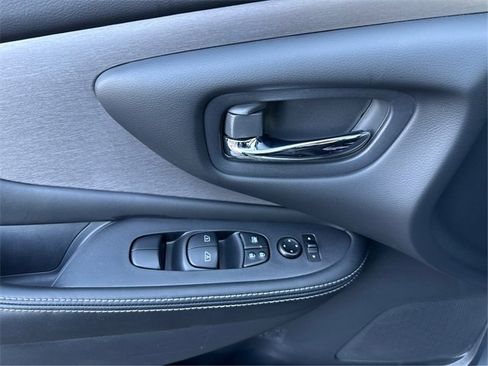 Used 2022 Nissan Murano SV w/ SV Midnight Edition Package image 21