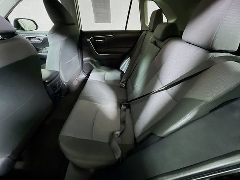 Used 2025 Toyota RAV4 XLE AWD/4WD image 21
