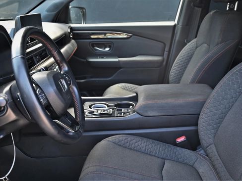 Used 2025 Honda Pilot Sport image 14