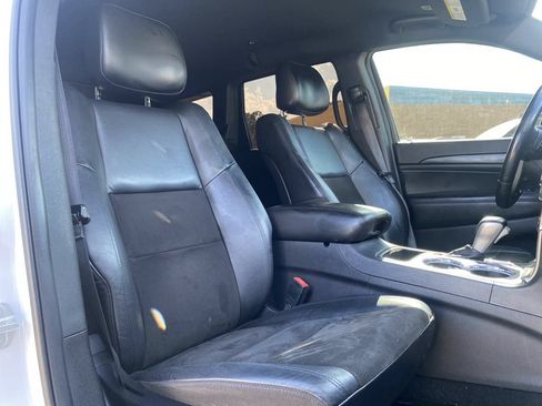 Used 2021 Jeep Grand Cherokee Laredo X AWD/4WD image 11
