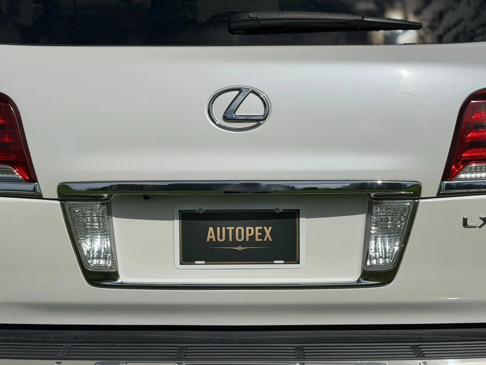 Used 2013 Lexus LX 570 4WD w/ Luxury Pkg image 43