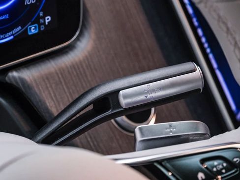 Certified 2022 Mercedes-Benz EQS 450+ Sedan w/ Exclusive Trim Package image 19