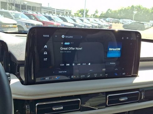 Used 2025 Lincoln Aviator Reserve w/ Luxury Package AWD/4WD image 17