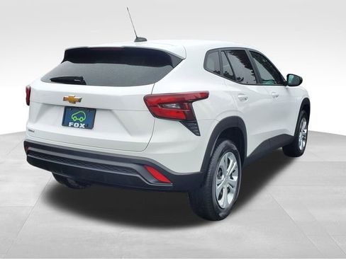 Certified 2024 Chevrolet Trax LS w/ Driver Confidence Package image 5