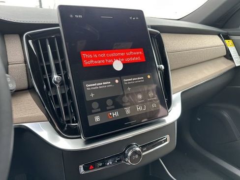 New 2026 Volvo XC90 B6 Plus w/ Protection Package Premier image 16