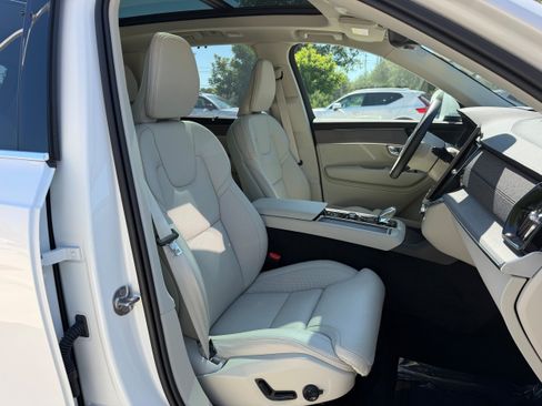 Certified 2026 Volvo XC90 T8 Ultra w/ Protection Package Premier AWD/4WD image 10