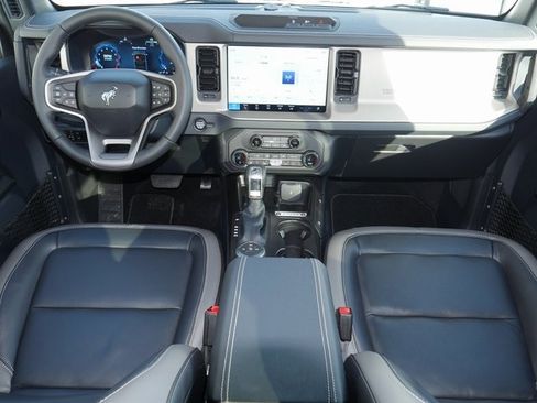 Used 2025 Ford Bronco Outer Banks image 7