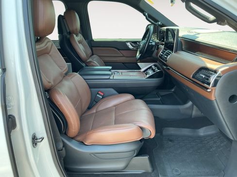 Certified 2023 Lincoln Navigator Reserve AWD/4WD image 15