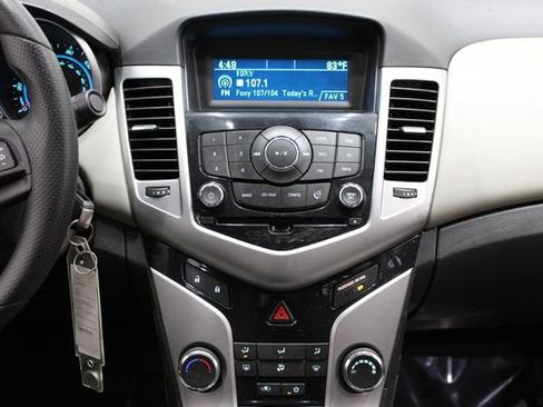 Used 2014 Chevrolet Cruze LS FWD image 23
