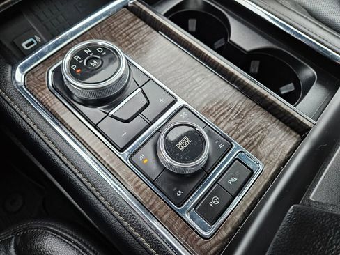 Used 2018 Ford Expedition Limited w/ Equipment Group 301A image 25