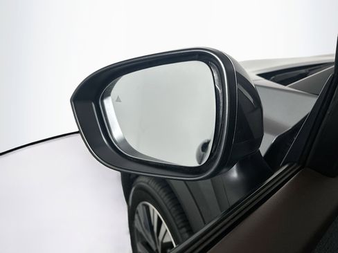 Used 2023 Nissan Rogue SV image 16