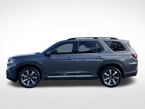 Certified 2025 Honda Pilot Touring image 2