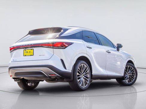Used 2025 Lexus RX 350 FWD w/ Convenience Package image 2