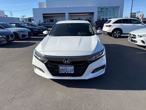 Used 2019 Honda Accord Sport image 2