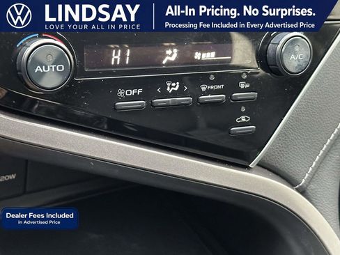 Used 2018 Toyota Camry SE w/ Moonroof Package FWD image 18