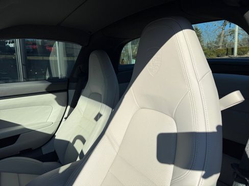 Certified 2022 Porsche 911 Targa 4S image 12