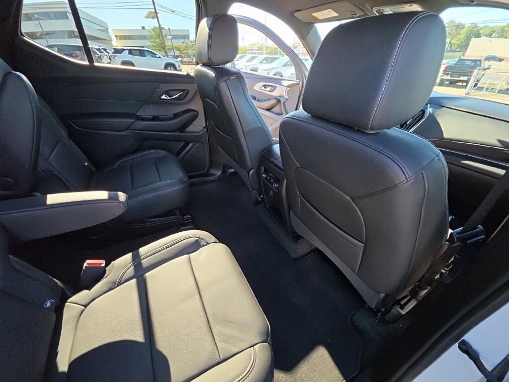 Used 2023 Chevrolet Traverse LT AWD/4WD image 14