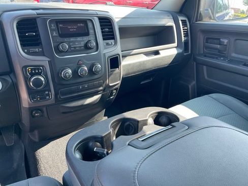 Used 2018 RAM 1500 Express AWD/4WD image 19