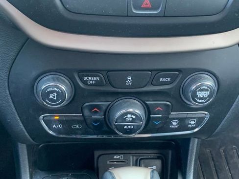 Used 2016 Jeep Cherokee Limited AWD/4WD image 17