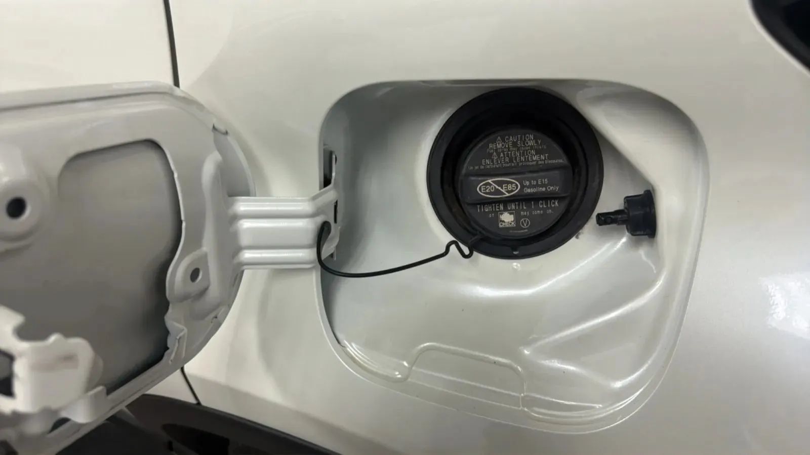 Used 2020 Toyota C-HR LE FWD image 28