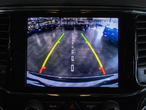 Used 2022 Jeep Grand Cherokee Limited image 7