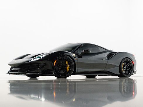 Used 2020 Ferrari 488 Pista image 3