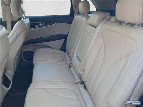 Used 2017 Lincoln MKX Reserve w/ Lincoln MKX Climate Package image 12