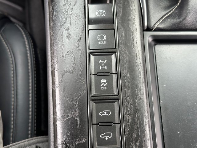 Used 2022 Lexus LX 600 4WD w/ Luxury Package image 33