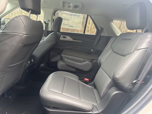 New 2026 Ford Explorer Active w/ Active Comfort Package image 32