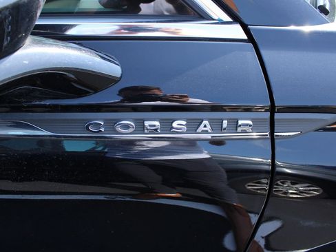 Used 2025 Lincoln Corsair AWD w/ Towing Package image 3