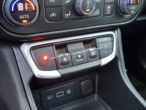 Certified 2022 GMC Terrain SLE w/ Driver Convenience Package image 22