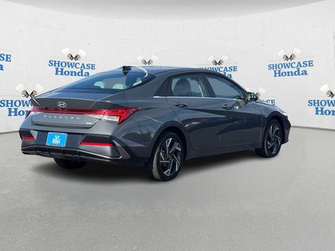 Used 2024 Hyundai Elantra Limited image 8