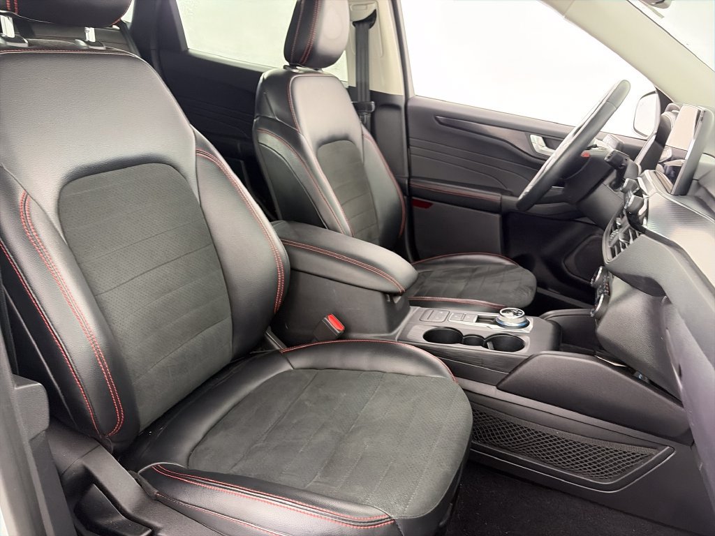 Used 2022 Ford Escape SEL w/ SEL Stealth AWD Package image 31