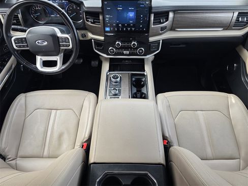 Used 2023 Ford Expedition Limited image 19