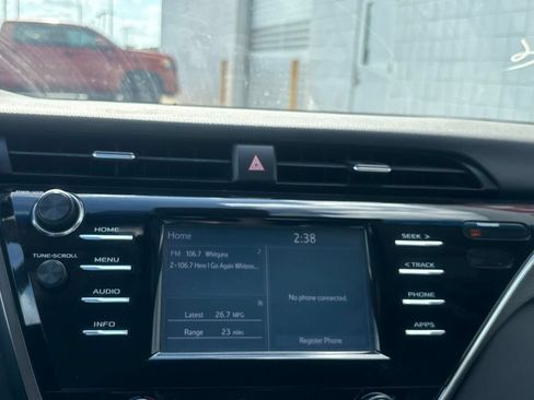 Used 2018 Toyota Camry SE w/ Moonroof Package FWD image 14