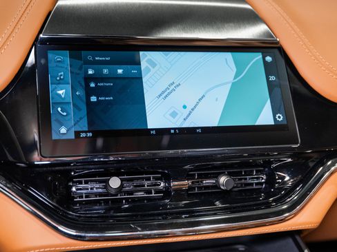 New 2026 Aston Martin DBX 707 image 28