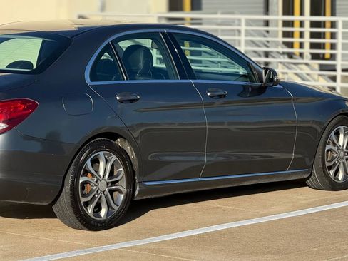 Used 2017 Mercedes-Benz C 300 Sedan image 9