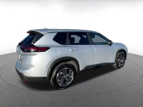 Used 2025 Nissan Rogue SV image 12