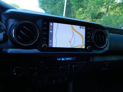 Used 2023 Toyota Tacoma TRD Sport AWD/4WD image 9