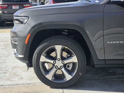 New 2025 Jeep Grand Cherokee L Limited w/ Luxury Tech Group II AWD/4WD image 5