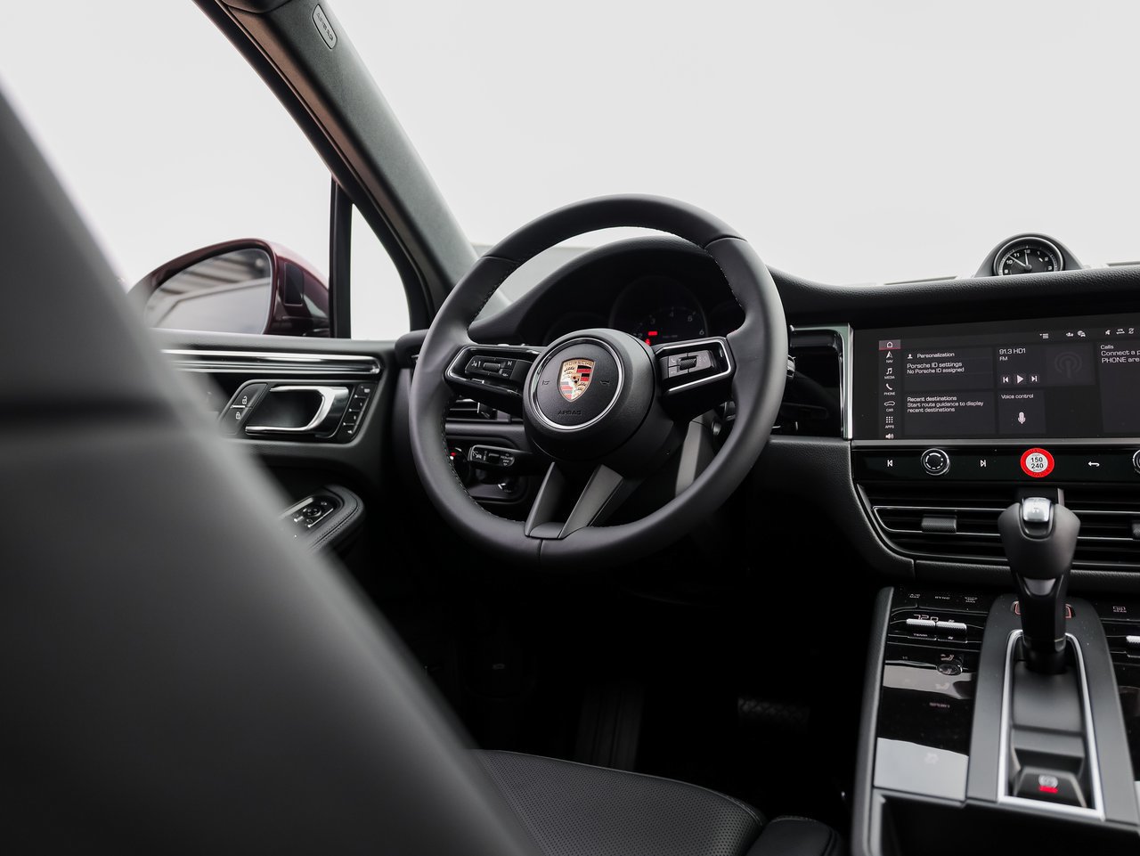 Certified 2026 Porsche Macan AWD/4WD image 26