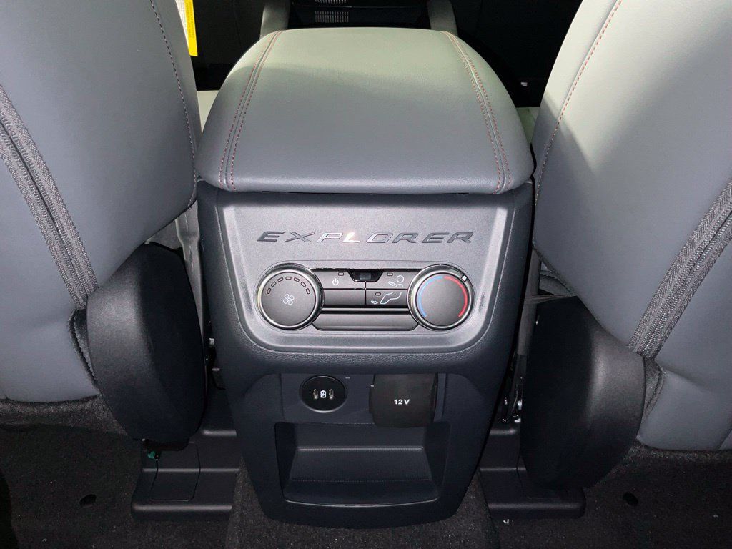 New 2027 Ford Explorer Active w/ Active Comfort Package RWD image 17