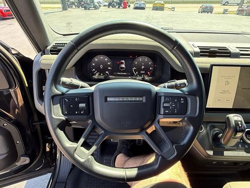 Used 2023 Land Rover Defender 110 X image 17
