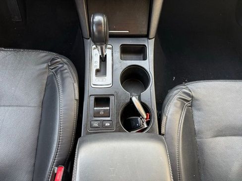 Used 2017 Subaru Outback 2.5i Limited image 16