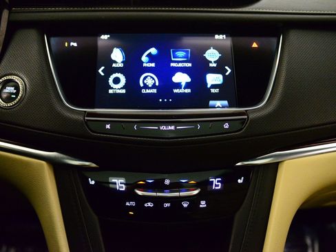 Used 2018 Cadillac XT5 Luxury w/ Driver Awareness Package image 29