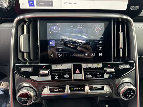 Used 2024 Lexus LX 600 F Sport image 21