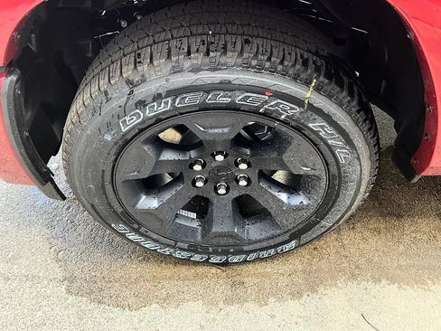 New 2026 RAM 1500 4x4 Crew Cab image 10